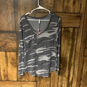 Z Supply Medium Casual Camo top new with tags